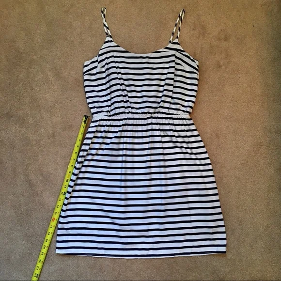 Old Navy Women's Sundress - Picture 3 of 12